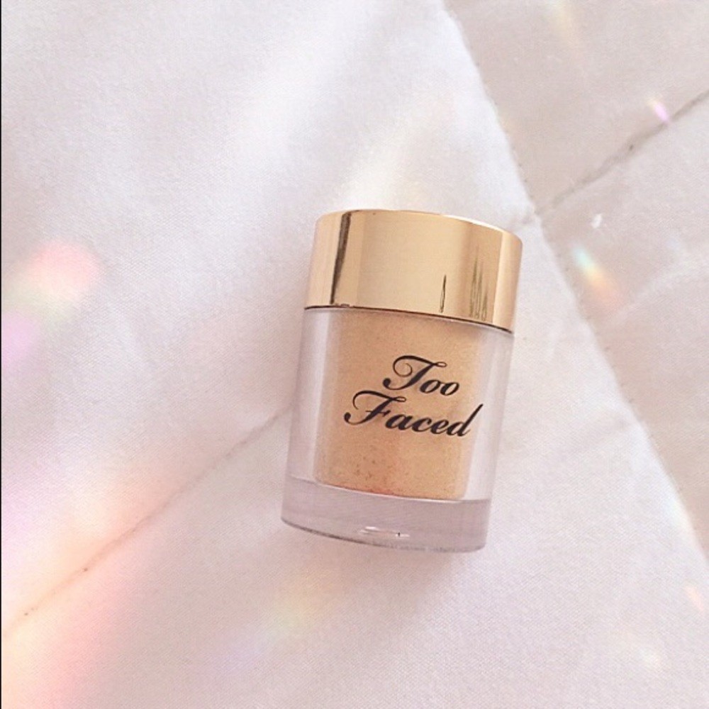 Too faced body glitter